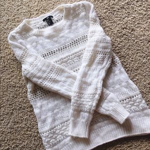 🔸H&M Ivory Sweater🔸